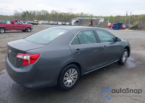 2014 Toyota Camry Le z USA, uszkodzony, nr VIN 4T4BF1FK8ER419625